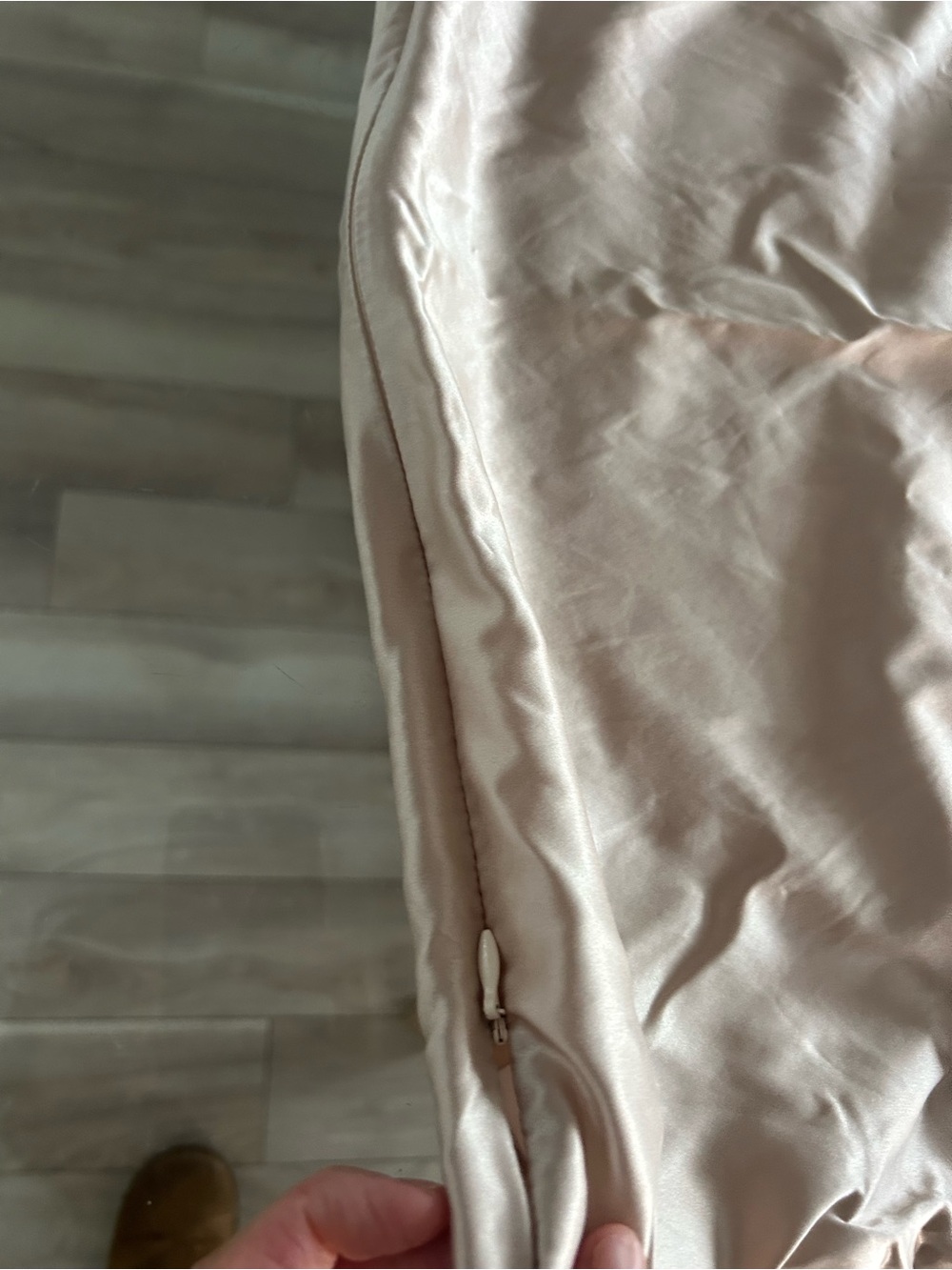 100% Silk Slip Pillowcase in Champagne Colour - Picture 4 of 9